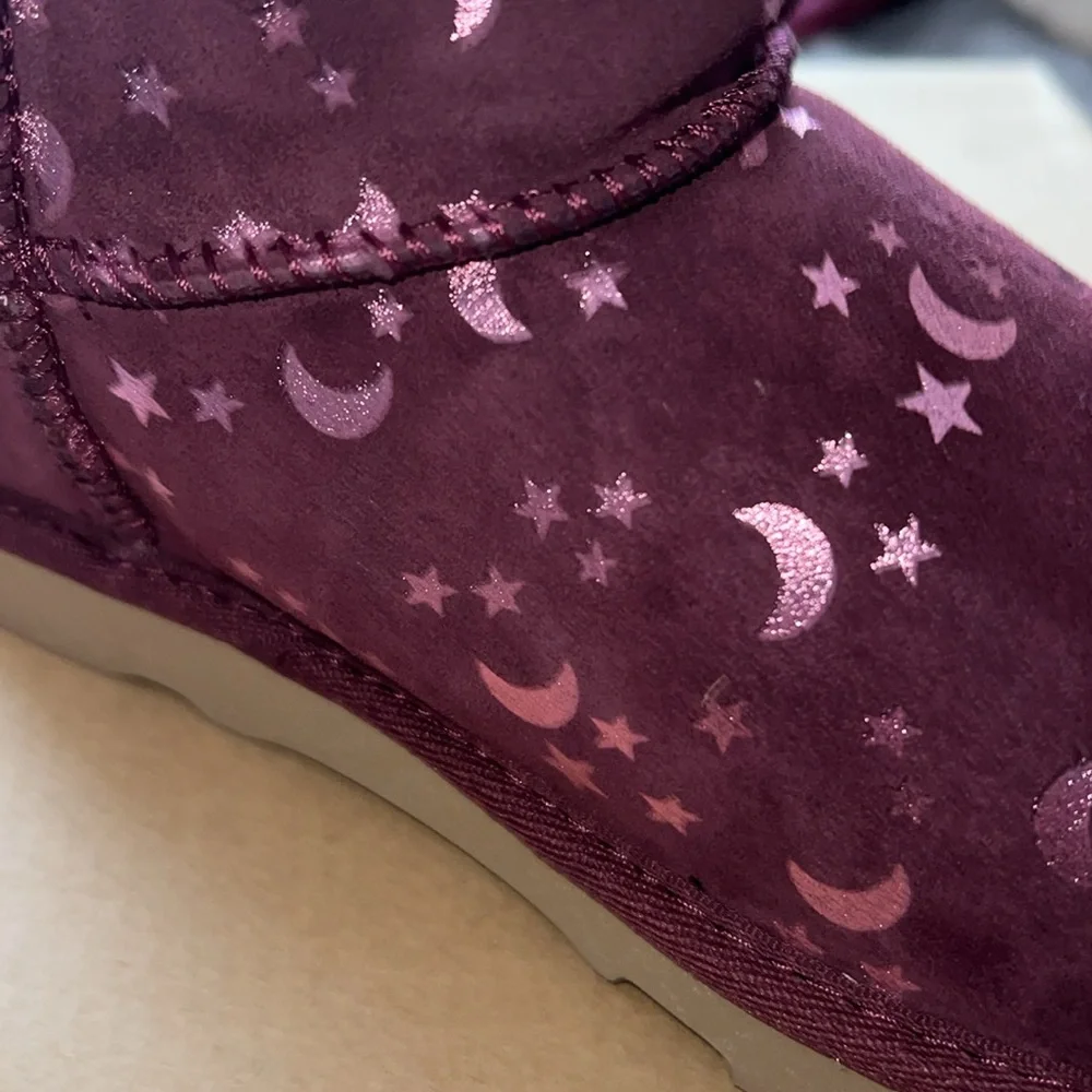 Ugg Big Girls Bailey Bow Moon and Stars wild grape 🍇 purple size US 4